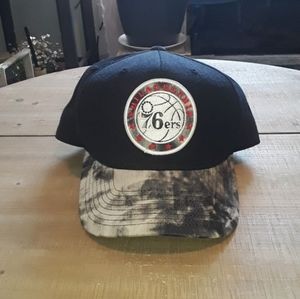 Philadelphia 76ers Adustable Snapback